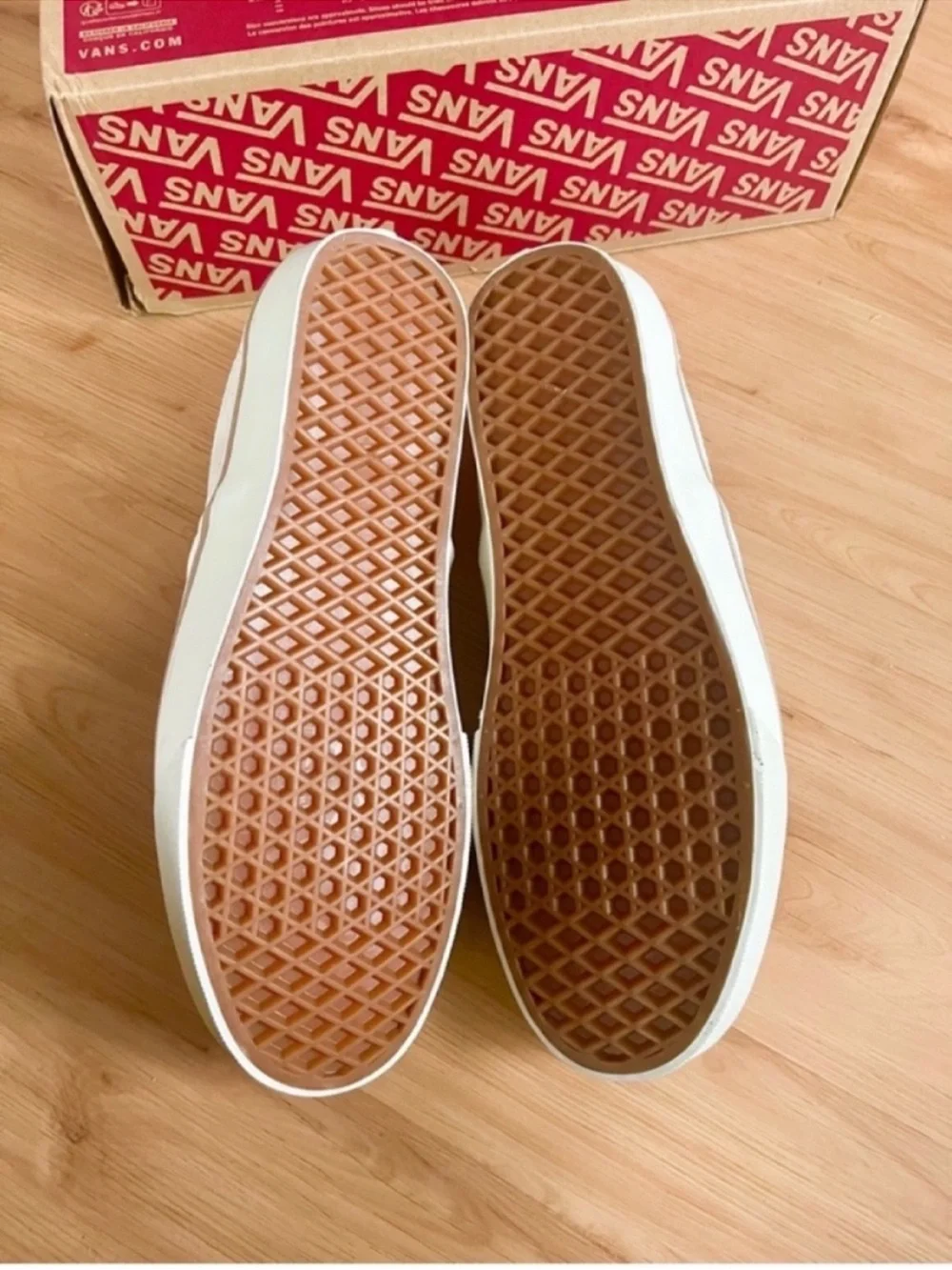 Vans Classic Slip-On Shoe Turtle Dove White Women 8.5 US